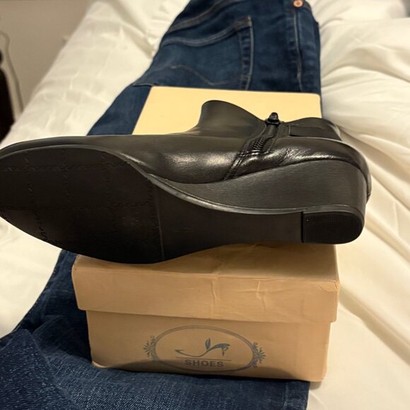 Van Eli black boots size 6 - Picture 4 of 6